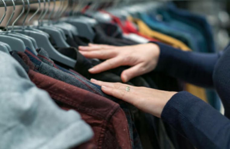 5 dicas para economizar na hora de comprar roupas online!