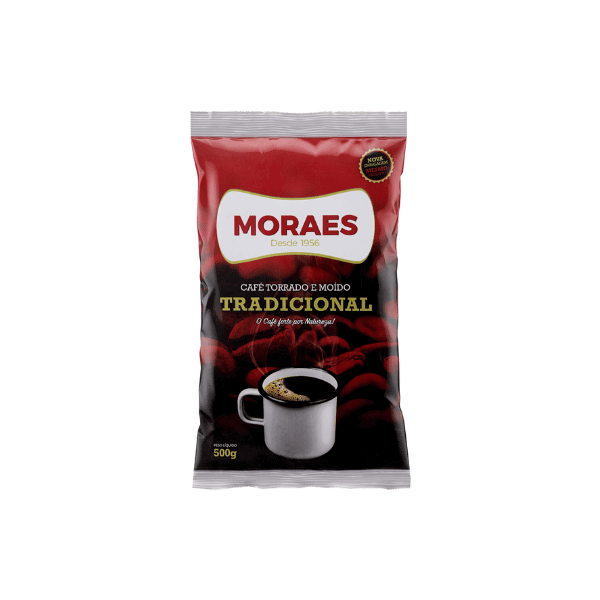 A imagem mostra a embalagem no estilo almofada do Café tradicional da marca Moraes.
